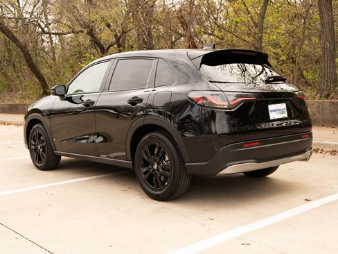 Certified 2026 Honda HR-V Sport image 7