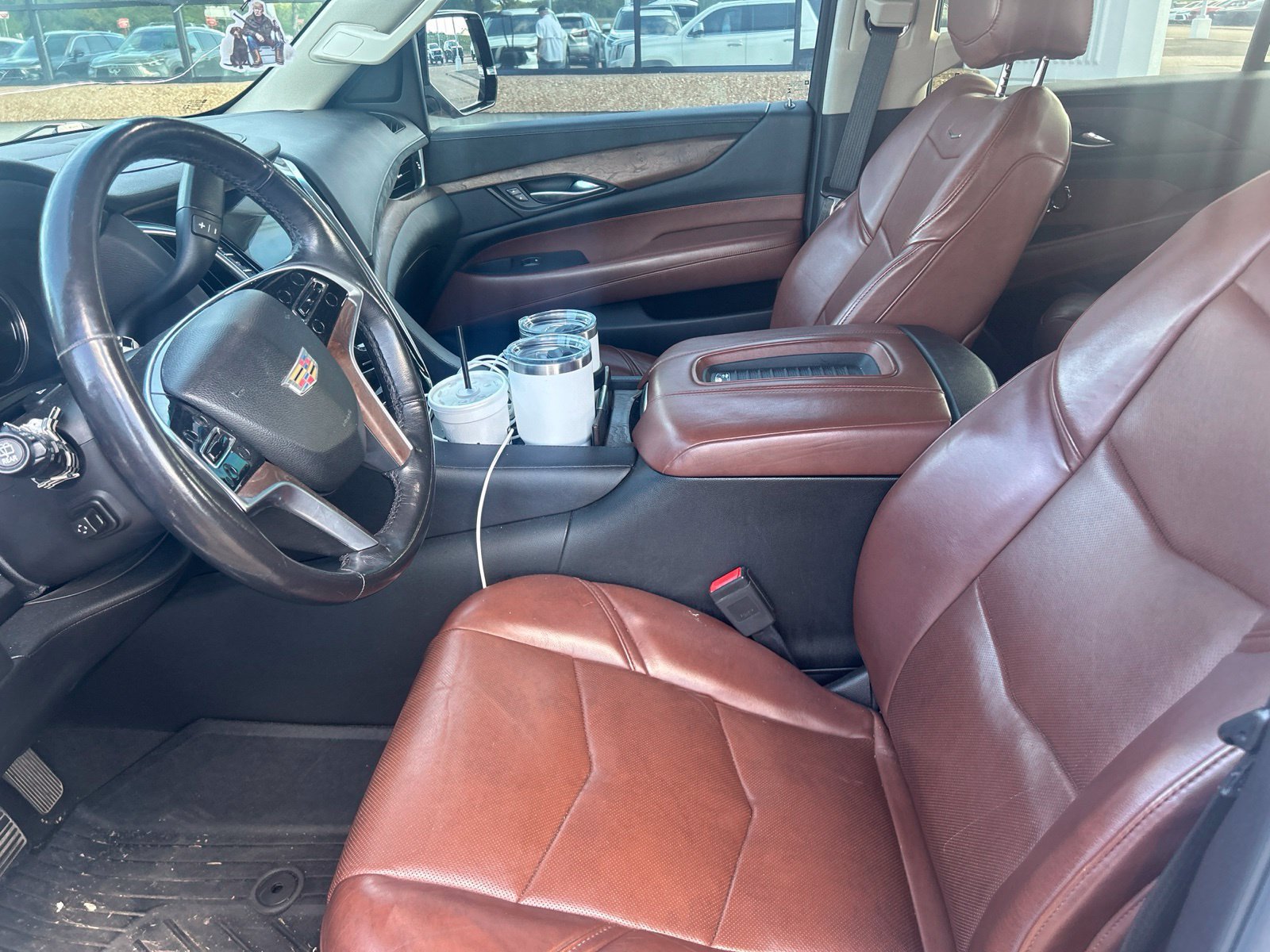 Used 2019 Cadillac Escalade Luxury AWD/4WD image 13