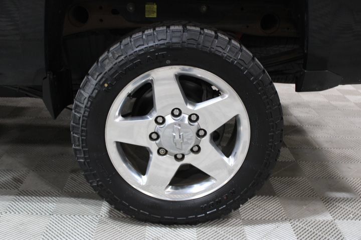Used 2015 Chevrolet Silverado 2500 LTZ w/ Duramax Plus Package AWD/4WD image 44