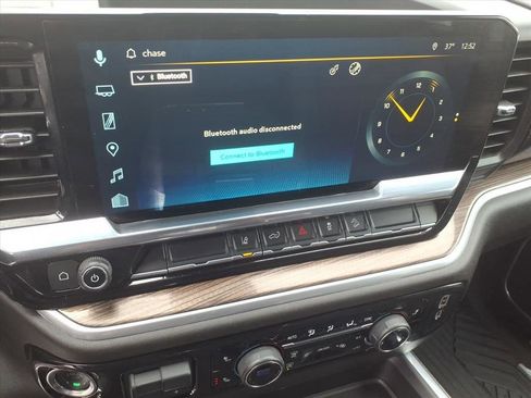 Used 2025 Chevrolet Silverado 2500 LT image 29