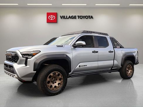 Certified 2025 Toyota Tacoma 4x4 Double Cab Hybrid image 1