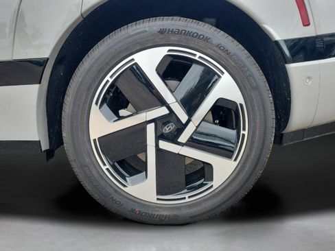 New 2026 Hyundai Ioniq 9 Calligraphy image 5