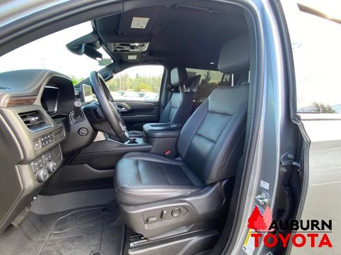 Used 2023 Chevrolet Suburban Z71 w/ Luxury Package AWD/4WD image 39