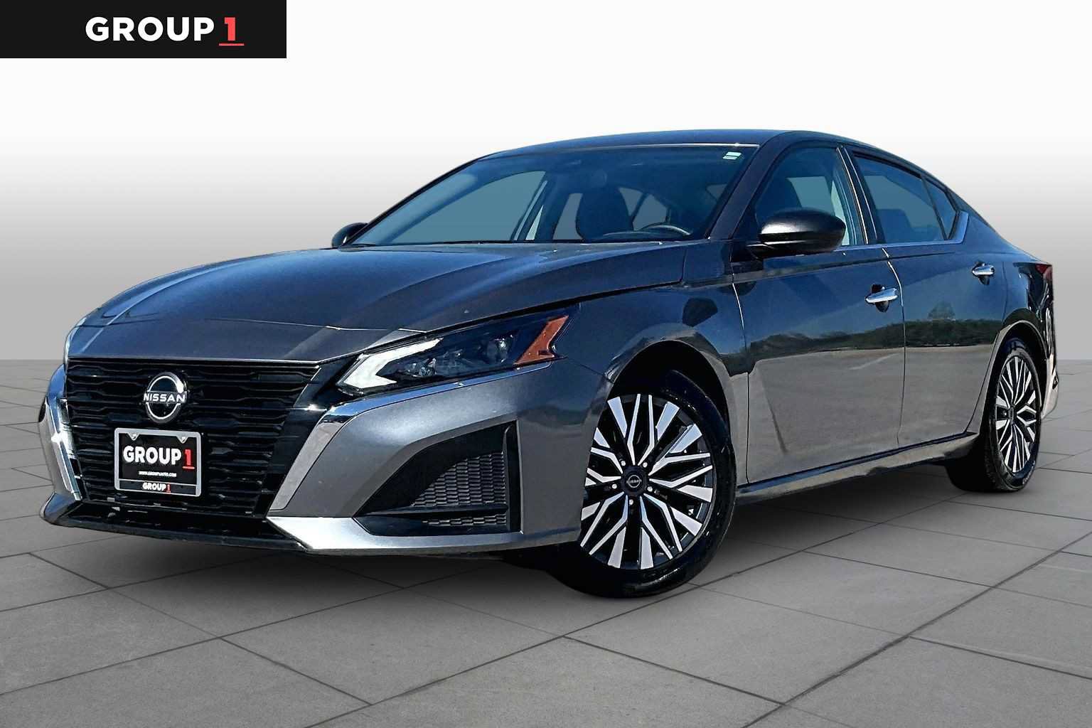 Used 2025 Nissan Altima 2.5 SV FWD image 1