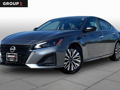 Used 2025 Nissan Altima 2.5 SV