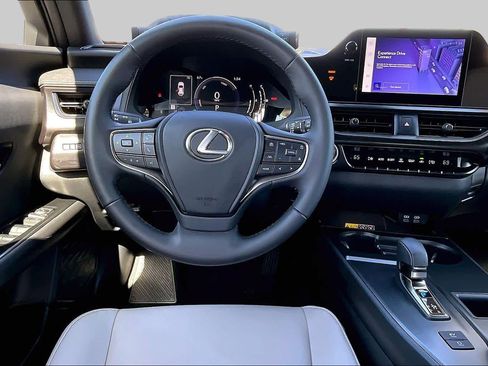 Used 2025 Lexus UX 300h FWD w/ Accessory Package (Z2) image 5