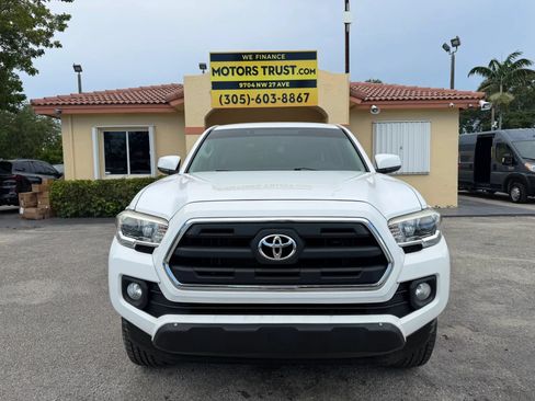Used 2017 Toyota Tacoma SR5 w/ Tow Package RWD image 10