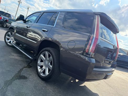 Used 2017 Cadillac Escalade Premium Luxury AWD/4WD image 60