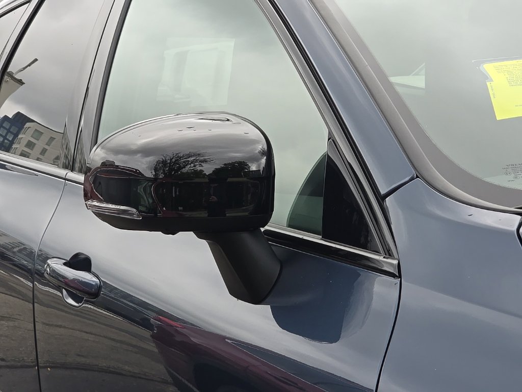 Used 2026 Volvo XC60 B5 Plus AWD/4WD image 7