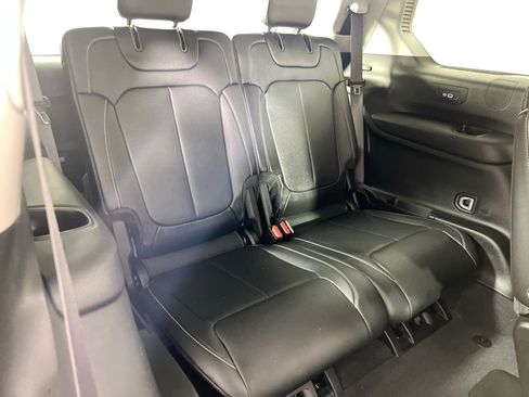 Used 2023 Jeep Grand Cherokee L Limited w/ Black Appearance Package AWD/4WD image 28