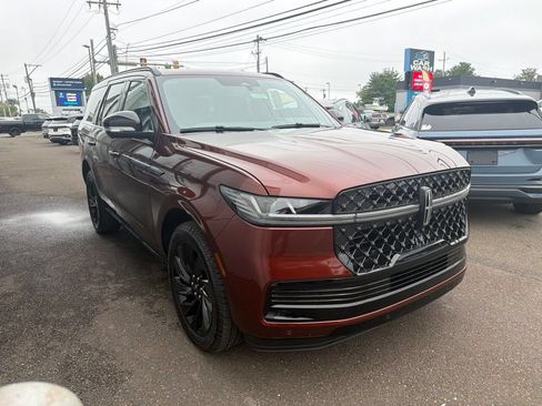 New 2027 Lincoln Navigator Reserve w/ Jet Appearance Package AWD/4WD image 4