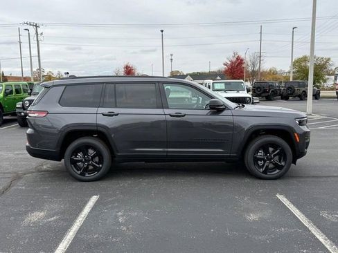 New 2025 Jeep Grand Cherokee L Limited w/ Black Appearance Package image 2