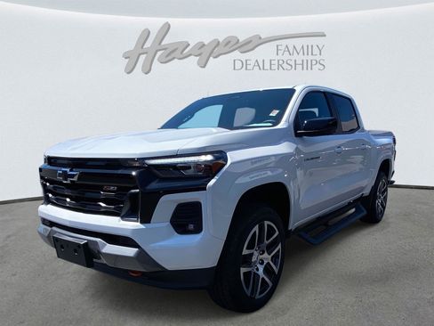 Used 2024 Chevrolet Colorado Z71 w/ Z71 Convenience Package 2 image 37