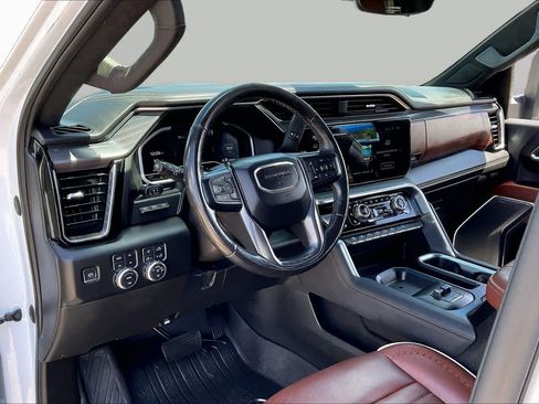 Used 2024 GMC Sierra 2500 Denali Ultimate AWD/4WD image 17