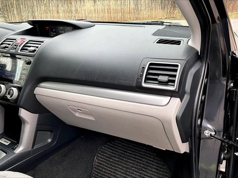 Used 2018 Subaru Forester 2.5i Premium AWD/4WD image 19