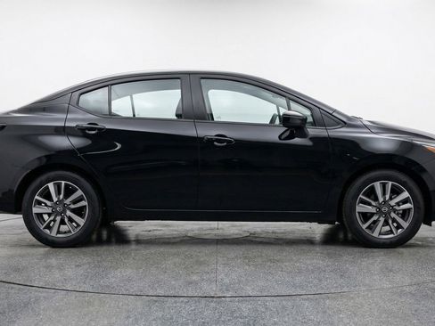 Used 2025 Nissan Versa SV image 11