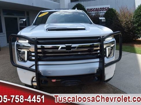 Used 2021 Chevrolet Silverado 2500 High Country w/ Z71 Off-Road Package AWD/4WD image 4