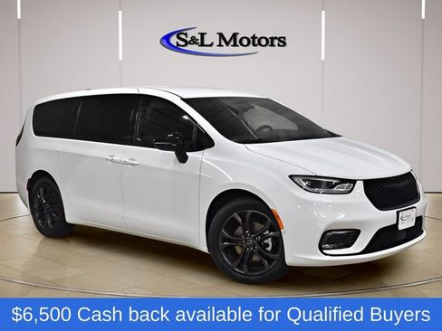 New 2026 Chrysler Pacifica Select FWD image 11