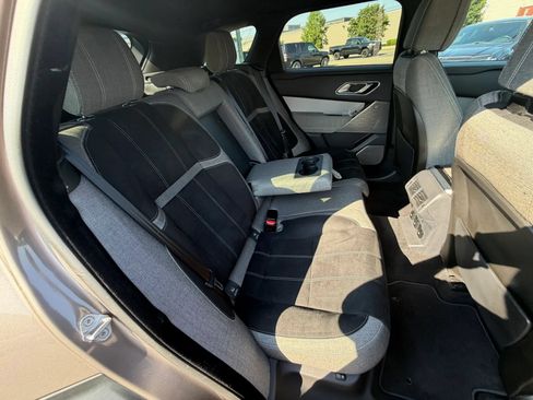 Used 2019 Land Rover Range Rover Velar R-Dynamic SE AWD/4WD image 35
