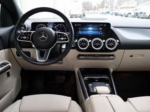 Used 2023 Mercedes-Benz GLA 250 4MATIC image 5