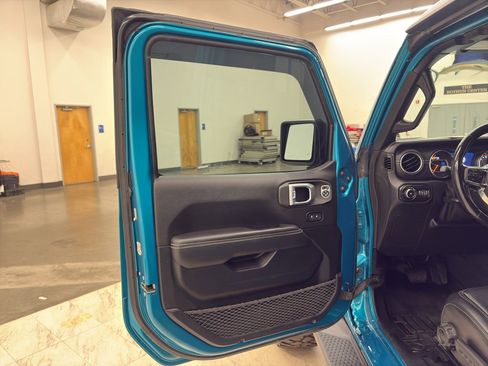 Used 2020 Jeep Wrangler Unlimited Sahara w/ Uconnect 4C Nav & Sound Group image 12