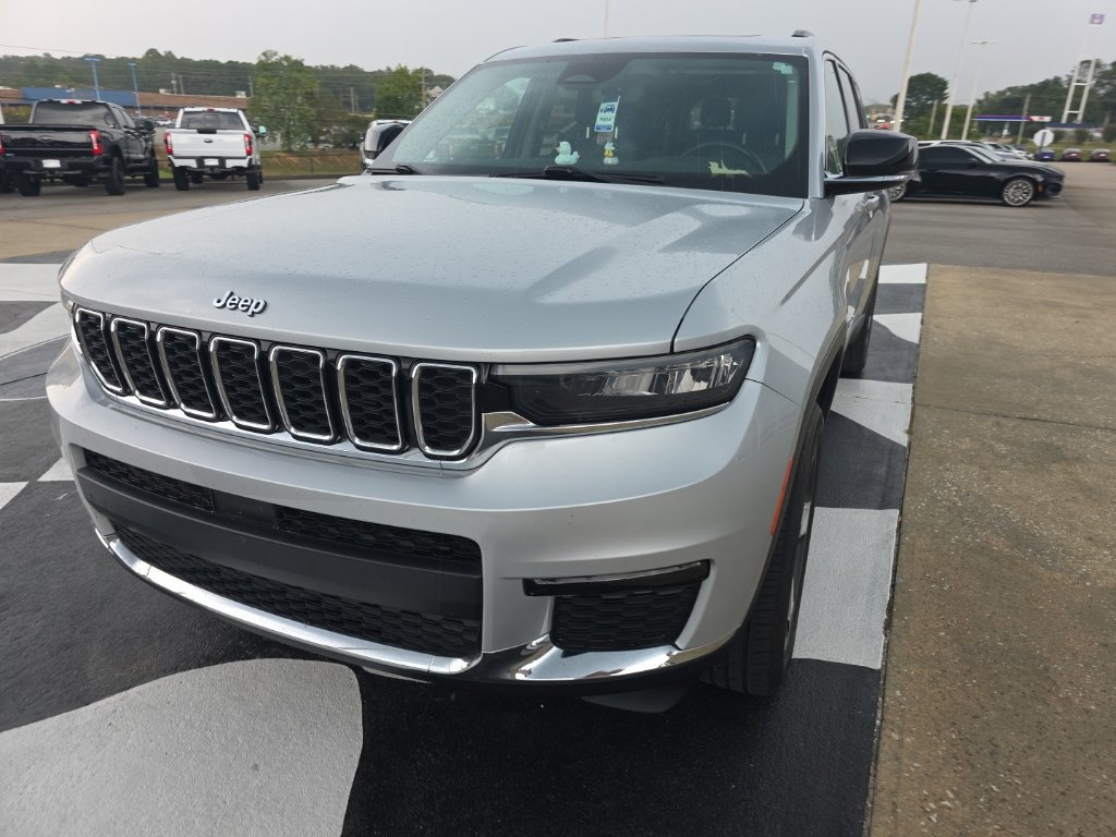 Used 2021 Jeep Grand Cherokee L Limited RWD image 3