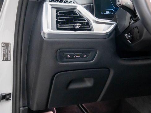 Used 2025 BMW X5 M60i image 23
