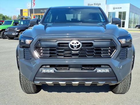 Used 2025 Toyota Tacoma TRD Off-Road AWD/4WD image 11