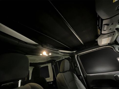 Used 2021 Jeep Wrangler Unlimited Sport image 27