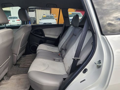 Used 2014 Toyota RAV4 EV image 21