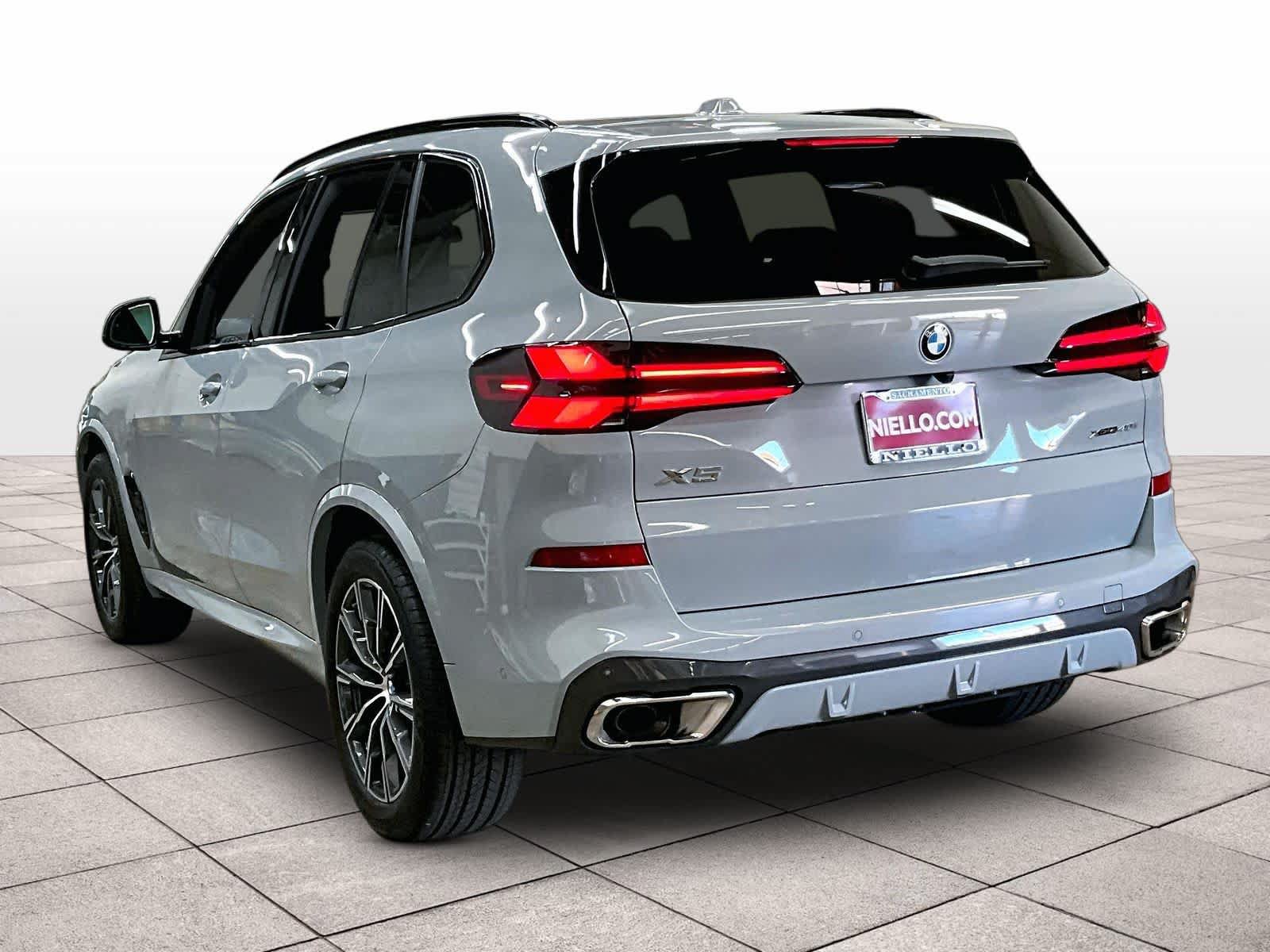 Used 2026 BMW X5 xDrive40i AWD/4WD image 16