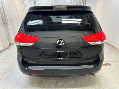 Used 2014 Toyota Sienna L FWD image 20