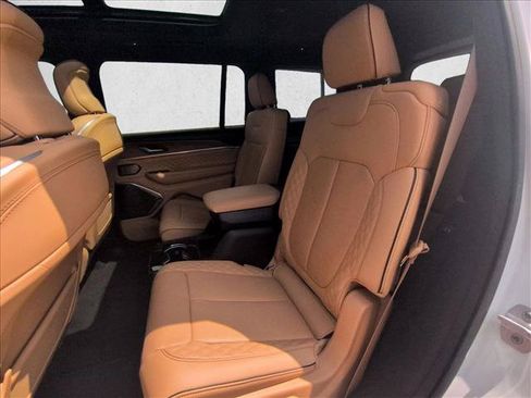 Used 2025 Jeep Grand Cherokee L Summit AWD/4WD image 19