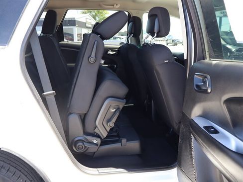 Used 2018 Dodge Journey SE w/ Connectivity Group FWD image 12