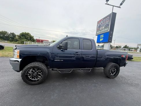 Used 2011 Chevrolet Silverado 2500 LTZ w/ LTZ Plus Package AWD/4WD image 7