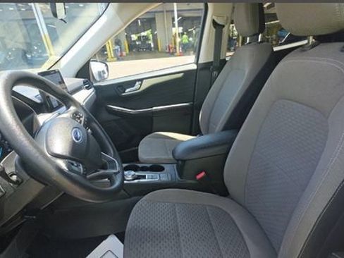 Used 2021 Ford Escape SE FWD image 5