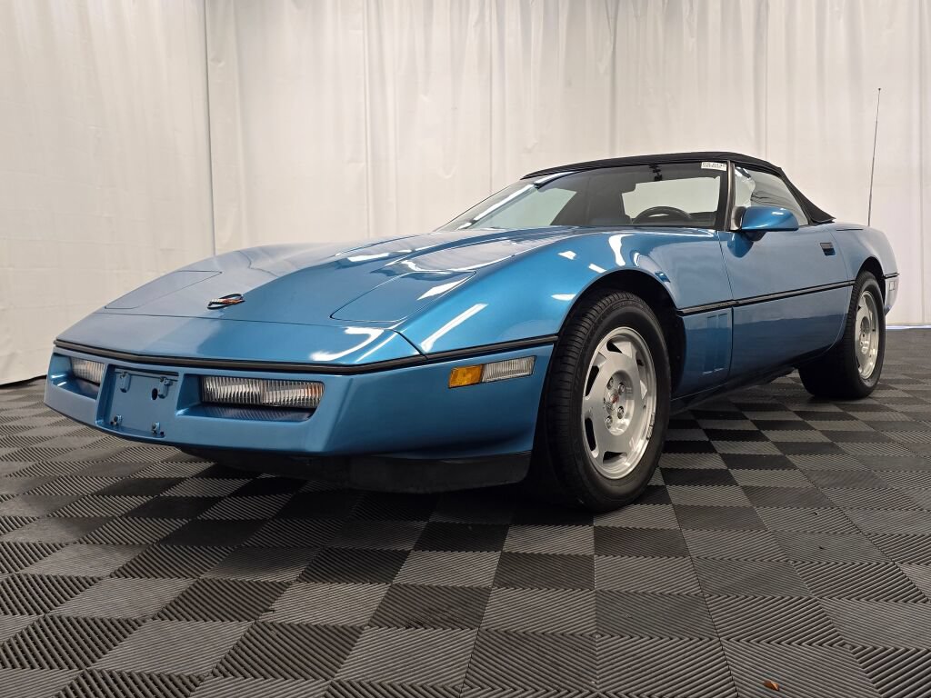 Used 1988 Chevrolet Corvette Convertible RWD image 1
