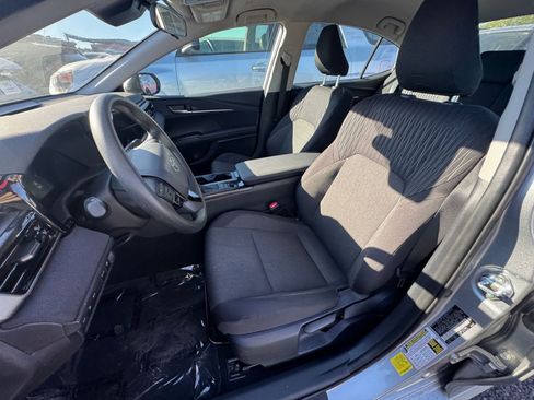 Used 2025 Toyota Camry LE image 34