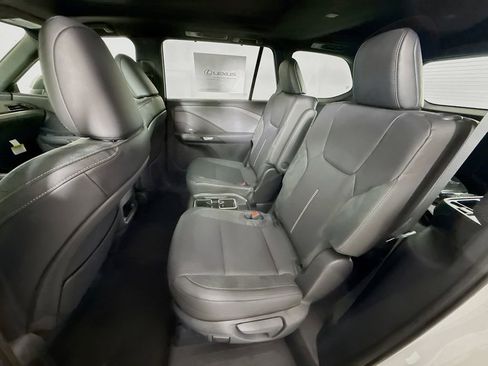 Certified 2026 Lexus TX 350 AWD w/ Technology Package image 17