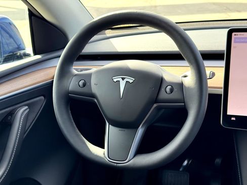 Used 2024 Tesla Model Y Long Range image 23