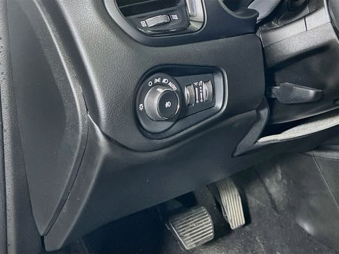 Used 2023 Jeep Renegade Altitude AWD/4WD image 10