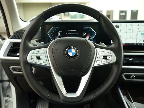 Used 2024 BMW X7 xDrive40i AWD/4WD image 12