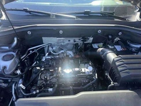 Used 2024 Volkswagen Atlas SE image 16