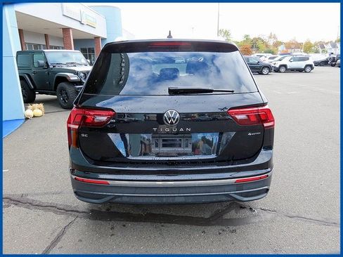Used 2024 Volkswagen Tiguan SE image 6
