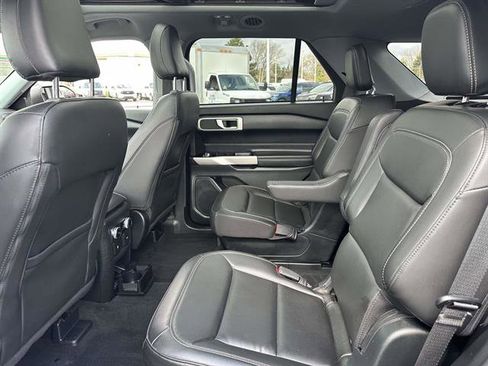 Used 2023 Ford Explorer XLT w/ Equipment Group 202A image 13