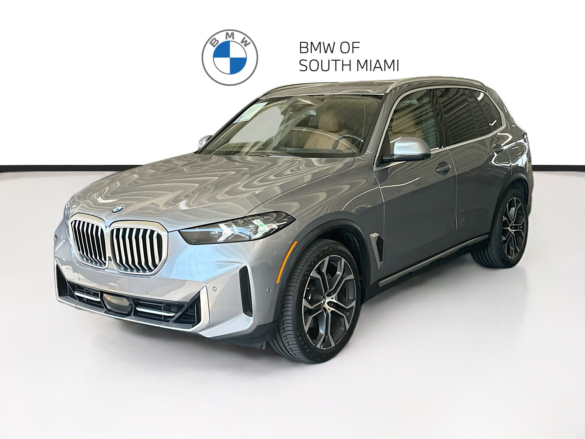 Used 2024 BMW X5 xDrive40i w/ Parking Assistance Package AWD/4WD image 3