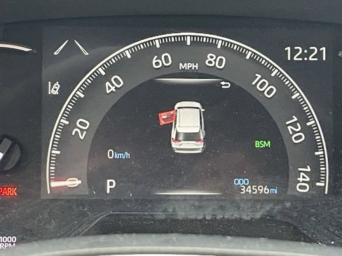 Used 2023 Toyota RAV4 XLE Premium image 9