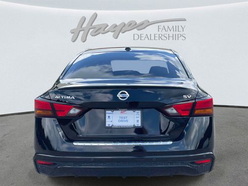 Used 2022 Nissan Altima 2.5 SV FWD image 4