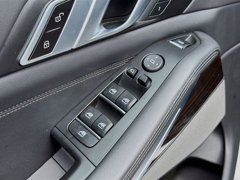 Used 2025 BMW X5 xDrive40i w/ Climate Comfort Package image 23