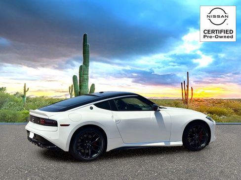 Certified 2025 Nissan Z Performance w/ Floor Mat Package RWD image 5